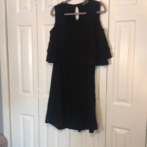 Quun Dresses & Skirts - Lady’s NEW little black dress size 2X